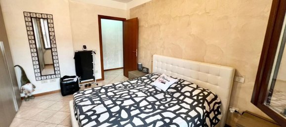 4 rooms Apartment in Santa Maria a Monte, Italy No. 172747 15