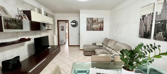 4 rooms Apartment in Santa Maria a Monte, Italy No. 172747 14