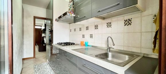 4 rooms Apartment in Santa Maria a Monte, Italy No. 172747 7