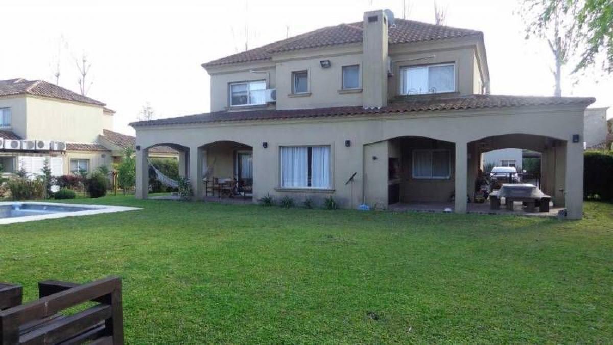 4 غرف نوم منزل في Pilar, Argentina رقم 4495