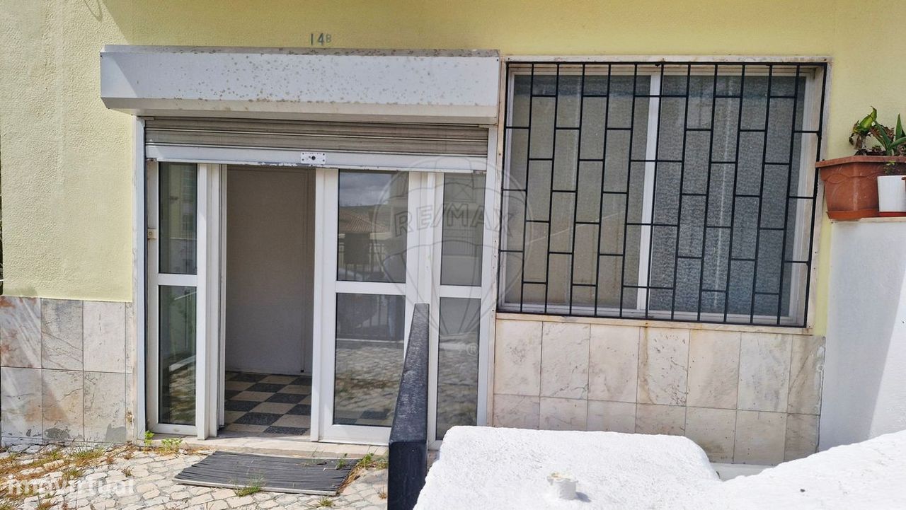 155m² Commercial property in Odivelas, Portugal No. 201234