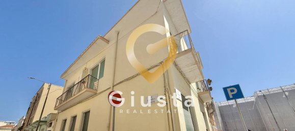 3 bedrooms Apartment in Brindisi, Italy No. 375858 3