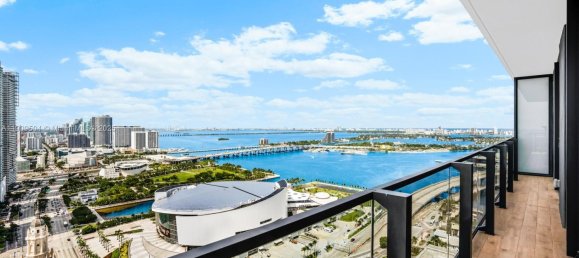 3 Schlafzimmer Gewerbliche Immobilien in Miami, USA, Nr. 615839 2