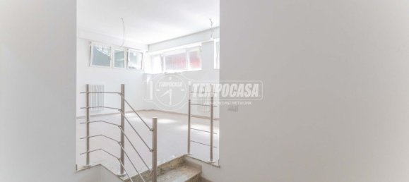 Apartamento de 3 habitaciónes en Milan, Italy No. 338120 2
