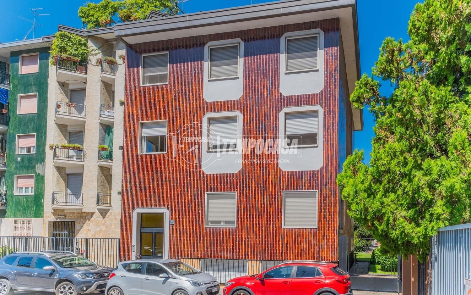 Apartamento de 3 habitaciónes en Milan, Italy No. 338120