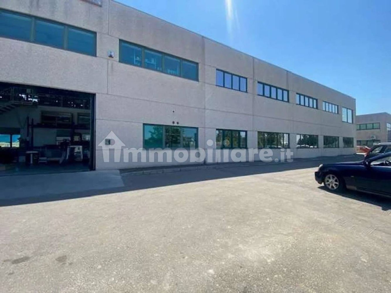 5 rooms Warehouse in Modena, Italy No. 398421