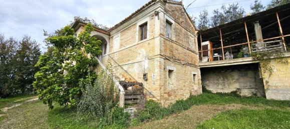 4 rooms House in Montecosaro, Italy No. 72876 3