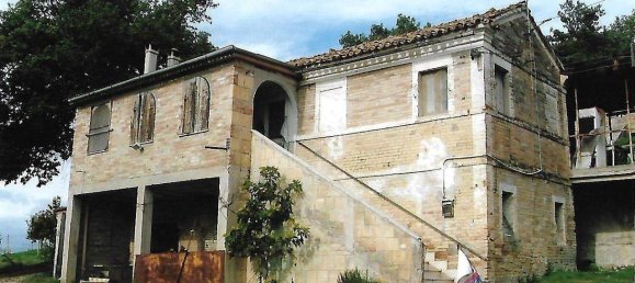 4 rooms House in Montecosaro, Italy No. 72876 7