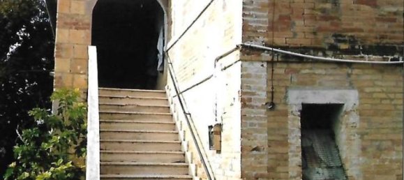 4 rooms House in Montecosaro, Italy No. 72876 6