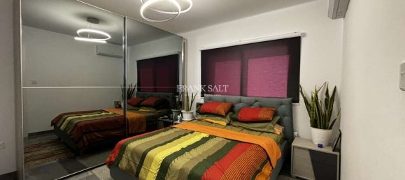 2 bedrooms Penthouse in Santa Venera, Malta No. 5252 11