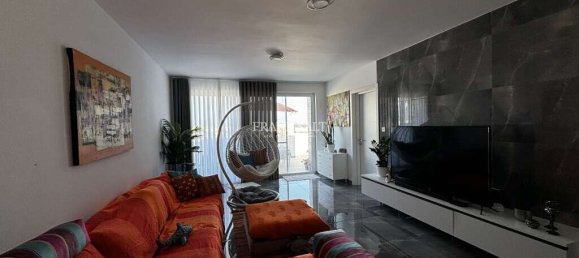 2 bedrooms Penthouse in Santa Venera, Malta No. 5252 3