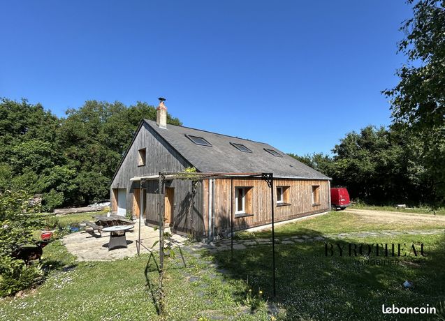 3 bedrooms House in Feneu, France No. 281067