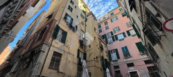 7 rooms Apartment in Genoa, Italy No. 233821 3