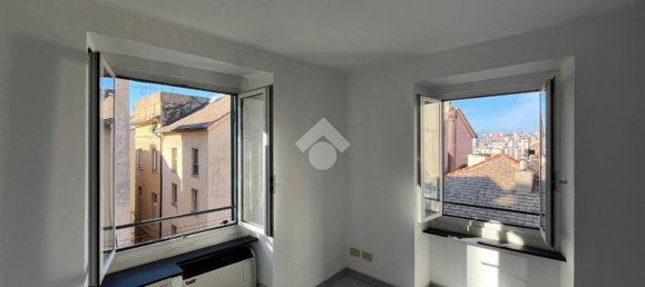 7 rooms Apartment in Genoa, Italy No. 233821 5