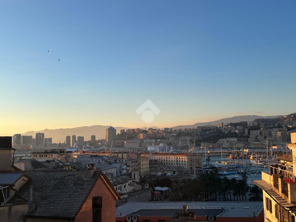 7 rooms Apartment in Genoa, Italy No. 233821