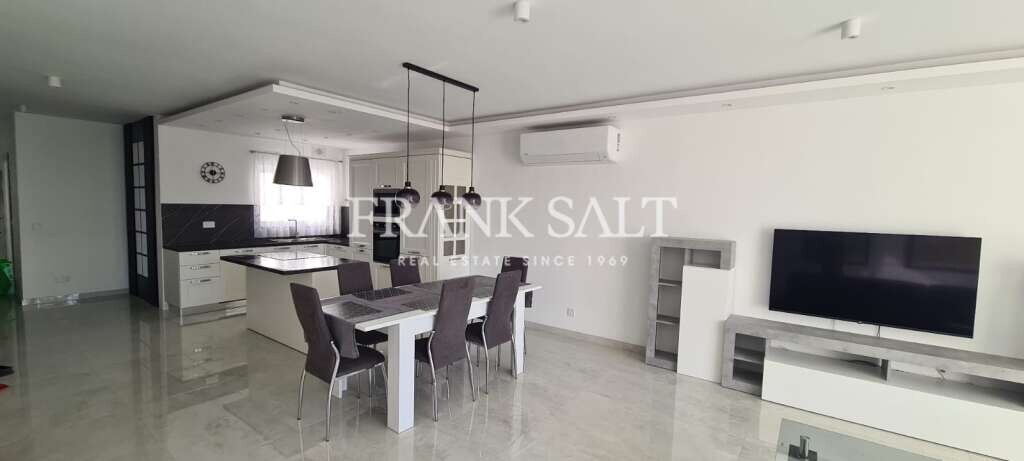 3 bedrooms Apartment in San Gwann, Malta No. 5408