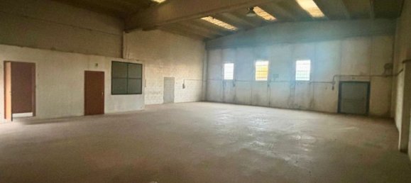 Entrepôt à Malnate, Italy 250m² No. 336412 12