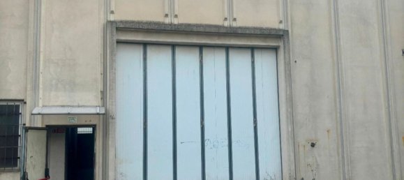 Entrepôt à Malnate, Italy 250m² No. 336412 6