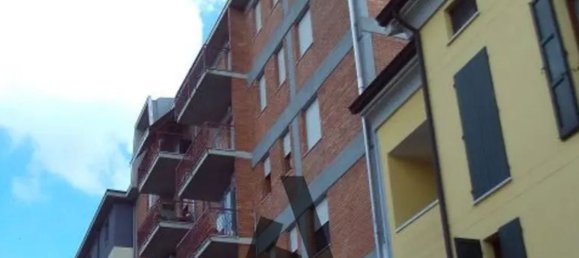 4 Schlafzimmer Wohnung in Novi di Modena, Italy, Nr. 327420 8