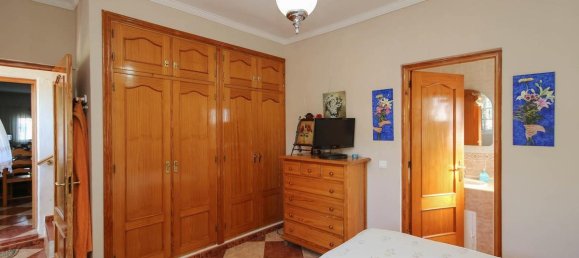 5 bedrooms Villa in Alhaurin de la Torre, Spain No. 78271 24