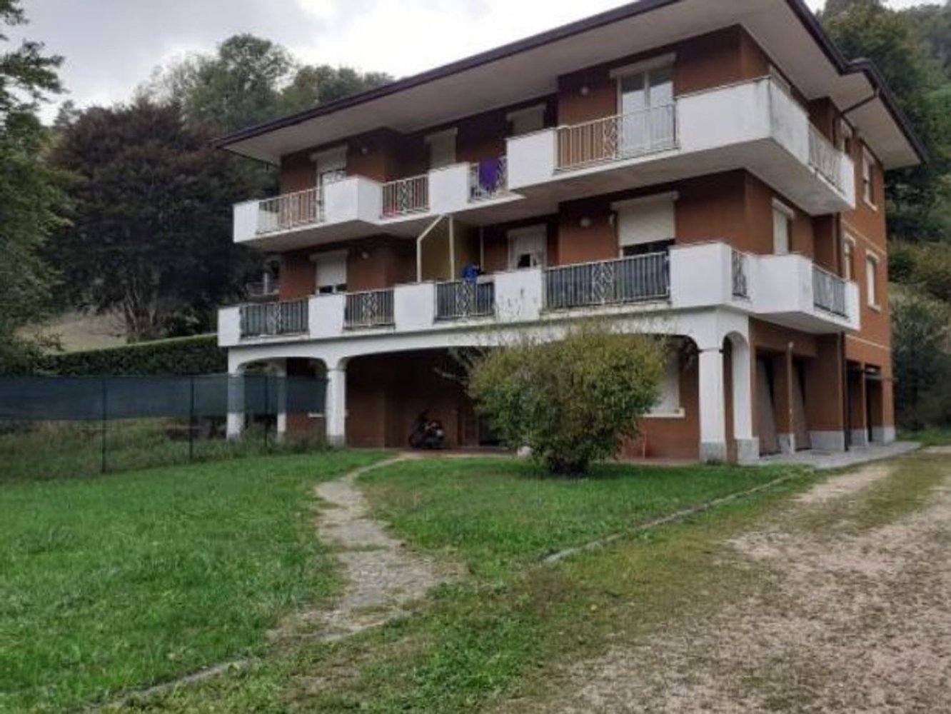 2 rooms Apartment in Castello Cabiaglio, Italy No. 3222