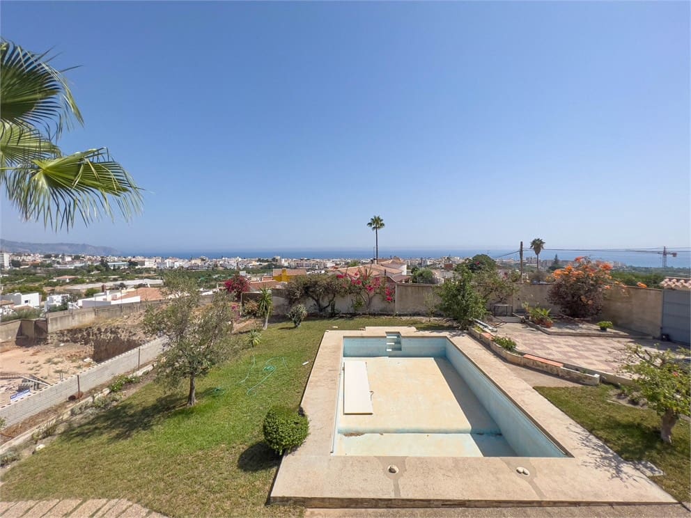 6 غرف نوم منزل في Nerja, Spain رقم 272565