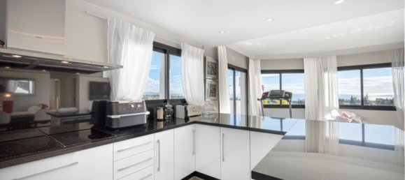 3 bedrooms Penthouse in Marbella, Spain No. 149073 5