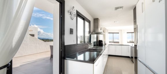 3 bedrooms Penthouse in Marbella, Spain No. 149073 23