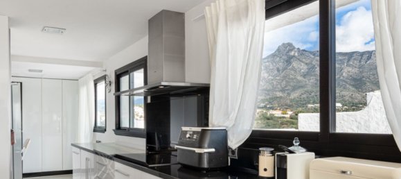 3 bedrooms Penthouse in Marbella, Spain No. 149073 16