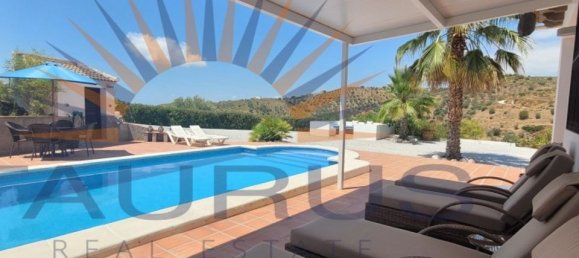 3 chambres Villa à Canillas De Albaida, Spain No. 186067 2