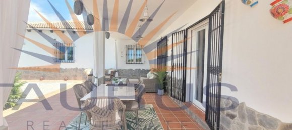 3 chambres Villa à Canillas De Albaida, Spain No. 186067 4