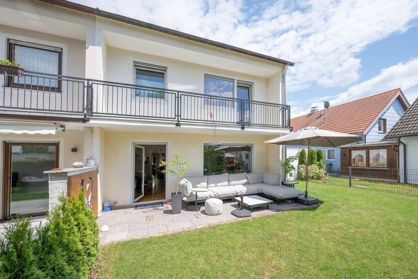 3 bedrooms Townhouse in Munich, Germany No. 244959