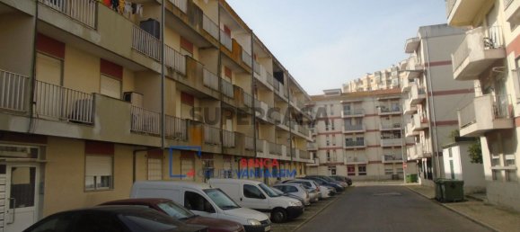 2 bedrooms Apartment in Samora Correia, Portugal No. 258266 4