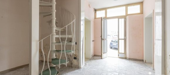 Casa de 7 habitaciónes en Osimo, Italy No. 149420 11