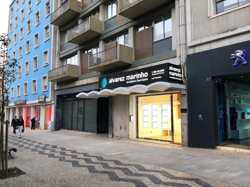 315m² Land in Amadora, Portugal No. 167911