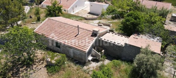 2 bedrooms House in Ragusa, Italy No. 353569 2