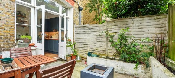 2 bedrooms Apartment in London, United Kingdom No. 12927 11