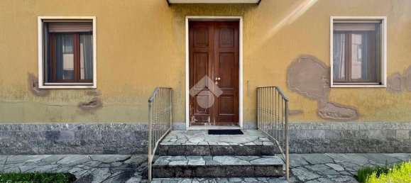 4-salle Villa à Presezzo, Italy No. 2457 4