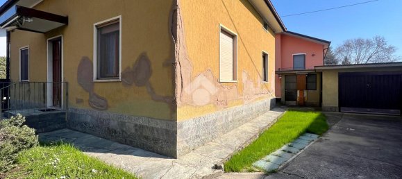 4-salle Villa à Presezzo, Italy No. 2457 24