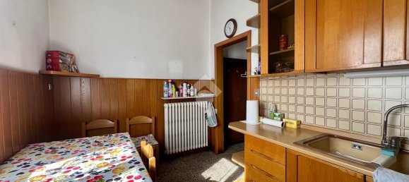 4-salle Villa à Presezzo, Italy No. 2457 9