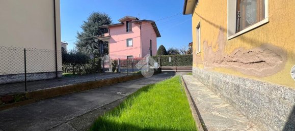 4-salle Villa à Presezzo, Italy No. 2457 27