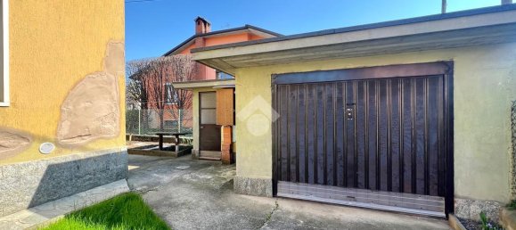 4-salle Villa à Presezzo, Italy No. 2457 23