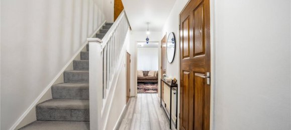 2 Schlafzimmer Haus in Colindale, United Kingdom, Nr. 7841 5