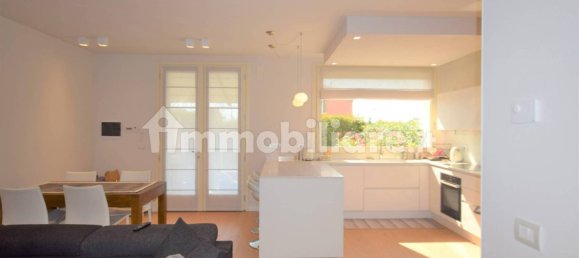 4 rooms Building in Colorno, Italy No. 223313 6