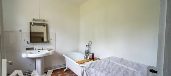 12 rooms Villa in La Ferte-Saint-Cyr, France No. 62114 51