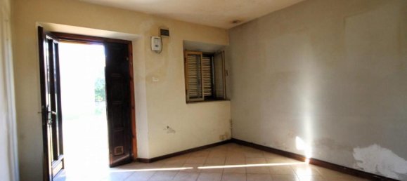 6 rooms House in Capannori, Italy No. 122246 3