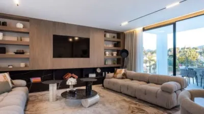 Villa de 5 dormitorios en Marbella, Spain No. 210704