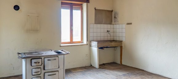 4 bedrooms House in Sovramonte, Italy No. 334483 3