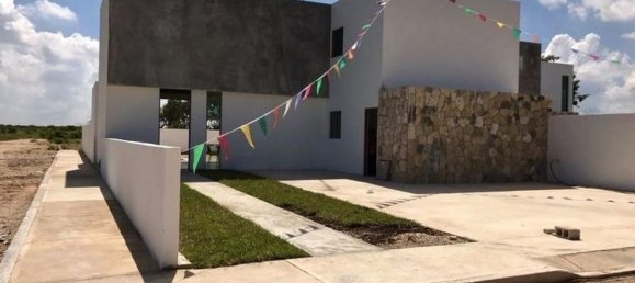 Casa de 3 dormitorios en Mérida, Mexico No. 47354 2