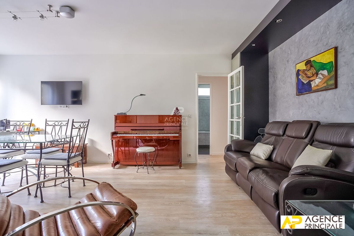 3 rooms Apartment in Maisons-Laffitte, France No. 114447